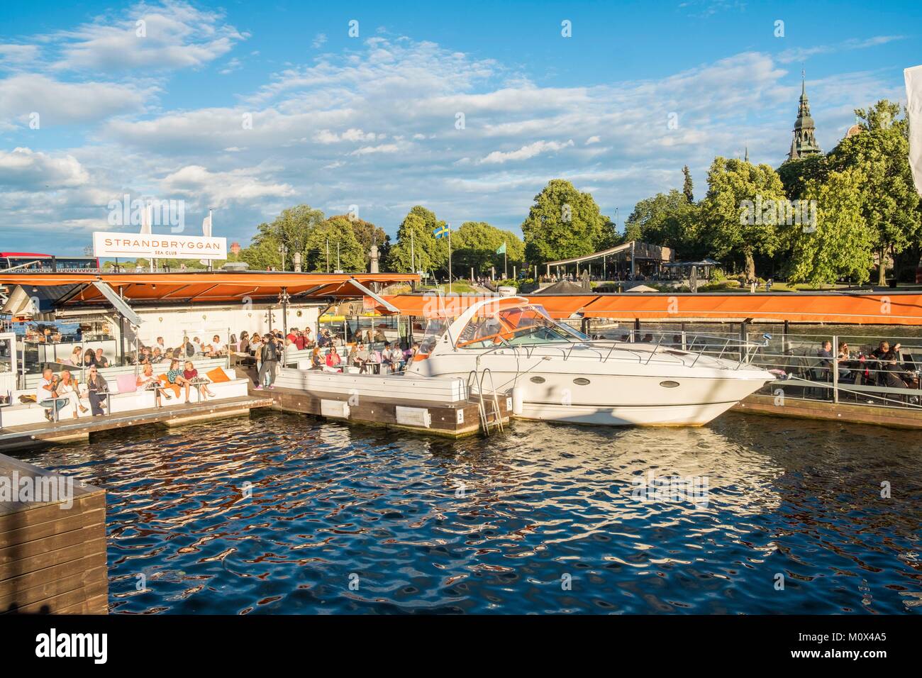 Schweden, Stockholm Ostermalm Bezirk, strandvagen Wharf, Strandbyggan schwimmenden Restaurant Stockfoto