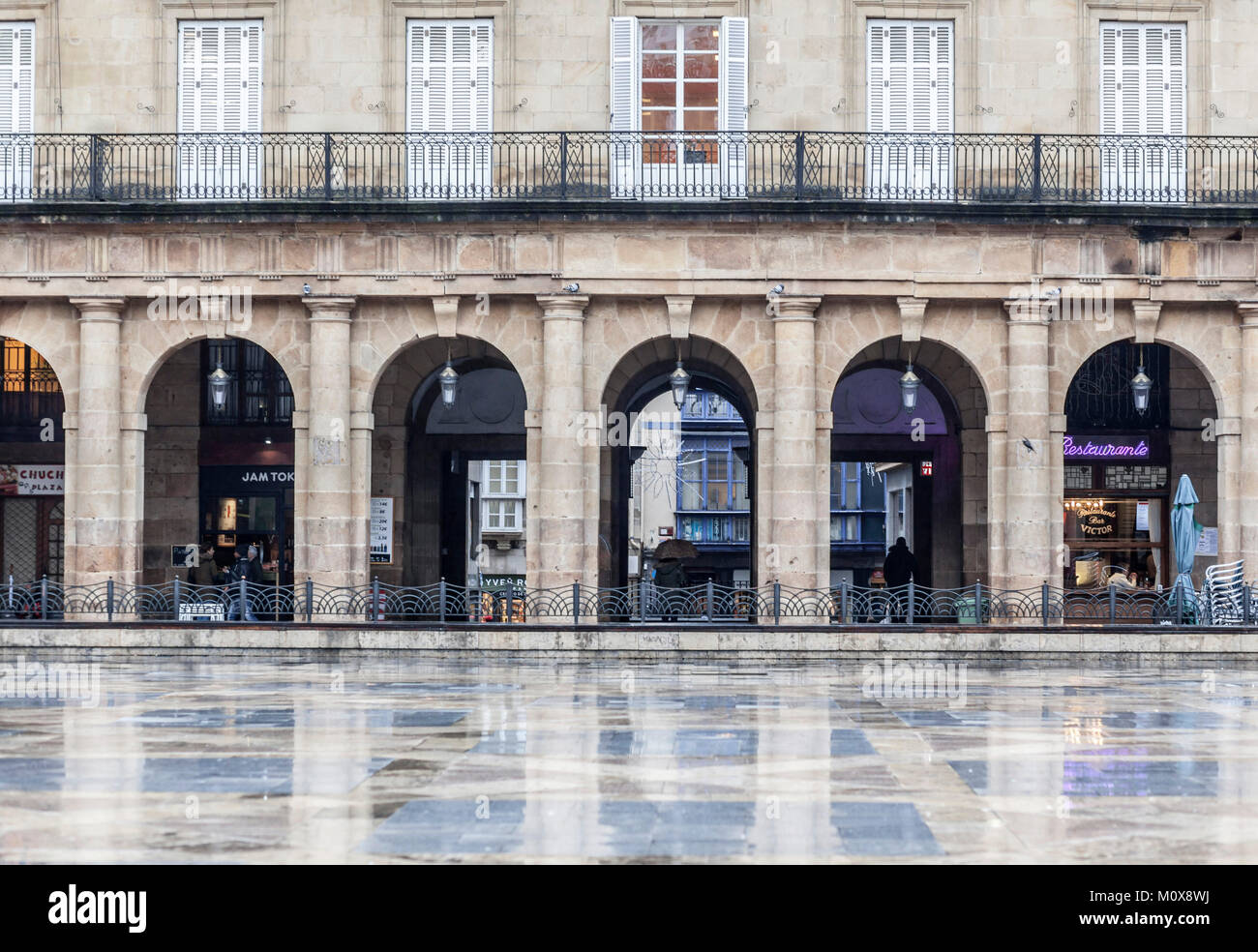 Neue Platz, der Plaza Nueva oder Plaza Barria, monumentale Square, neoklassischen Stil. Bilbao. Stockfoto