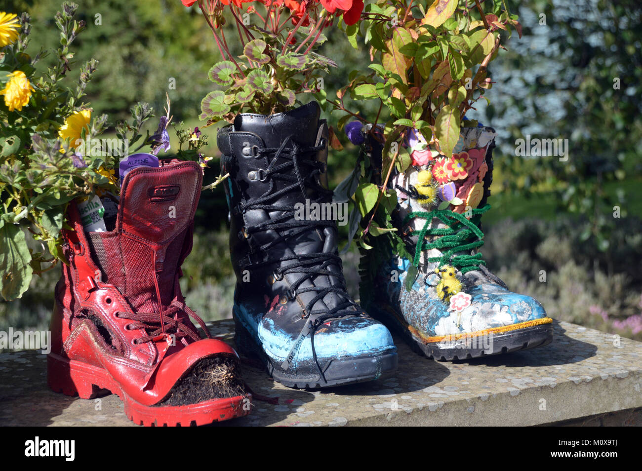 Recycled boots -Fotos und -Bildmaterial in hoher Auflösung – Alamy