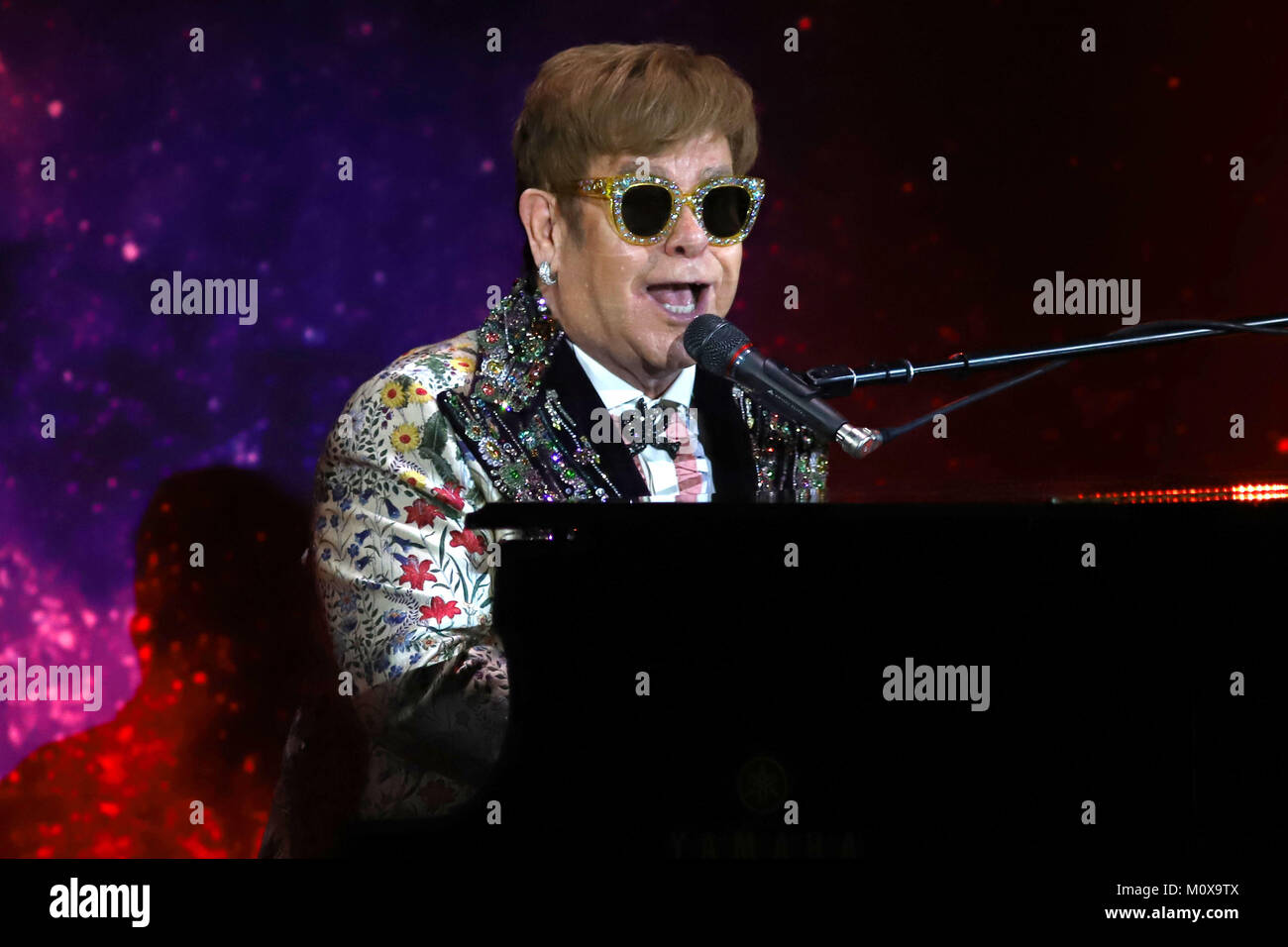 Sir Elton John bei Gotham Hall in New York, wo er seinen Ruhestand am Mittwoch Abend hat angekündigt, vor einem festlichen Konzert nächste Woche im Madison Square Garden. Stockfoto