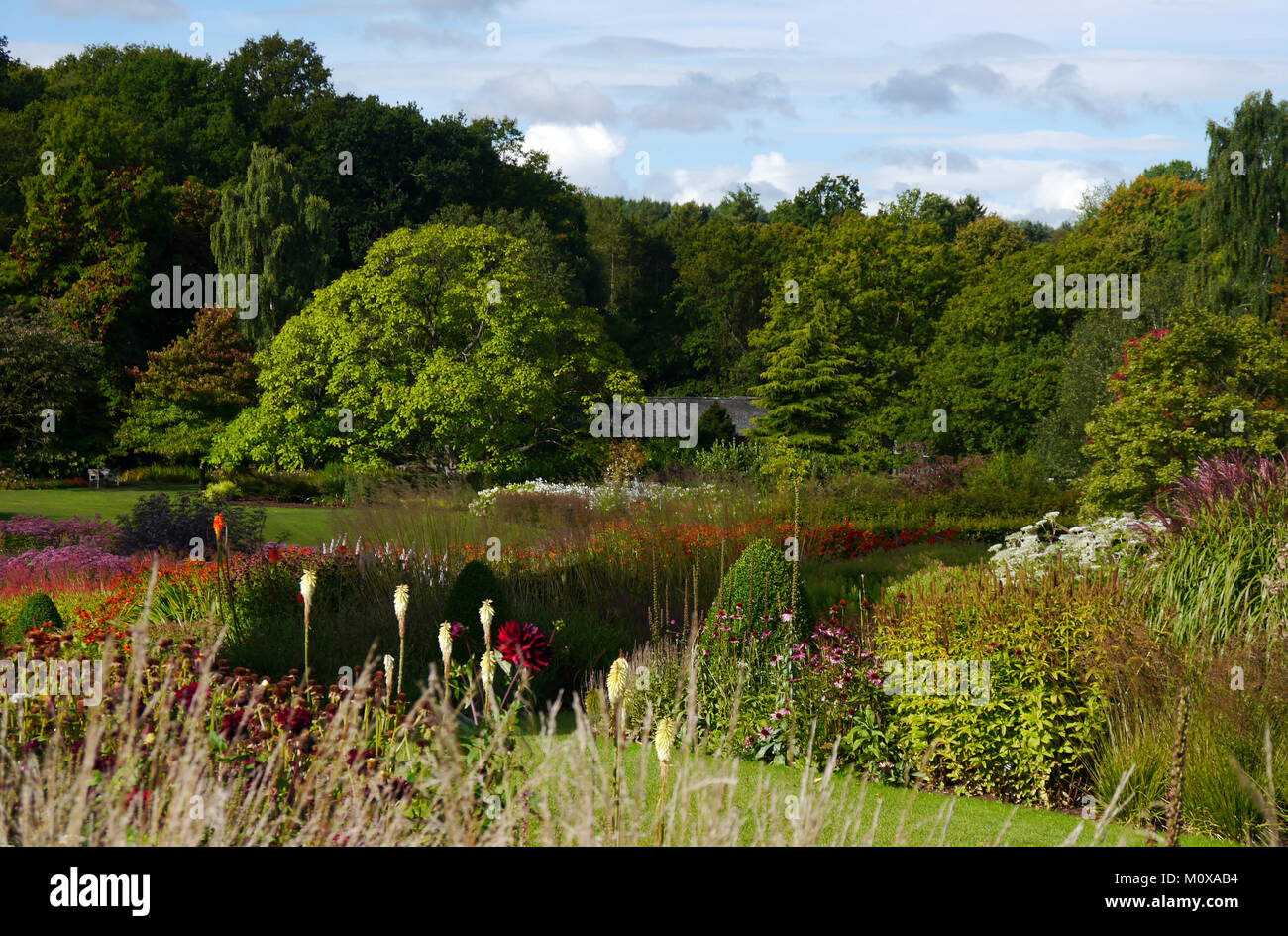 Mit Blick auf die Gärten, RHS Garden Harlow Carr, Harrogate, Yorkshire. UK. Stockfoto