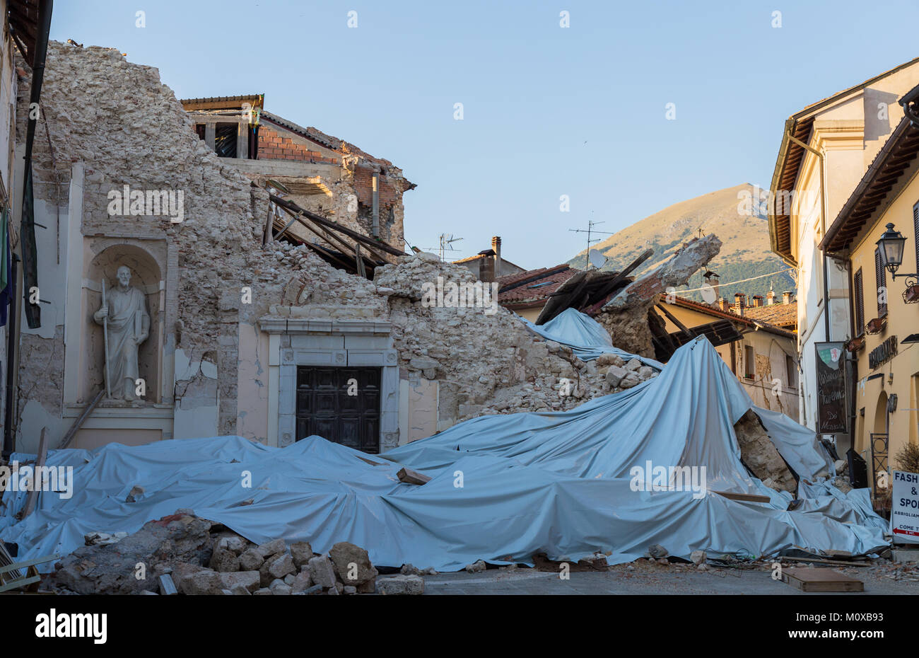 Ein Land, das von dem starken Erdbeben der Stärke 6,5 am 30. Oktober 2016 schlug. Norcia, Umbrien, in der Provinz von Perugia Stockfoto