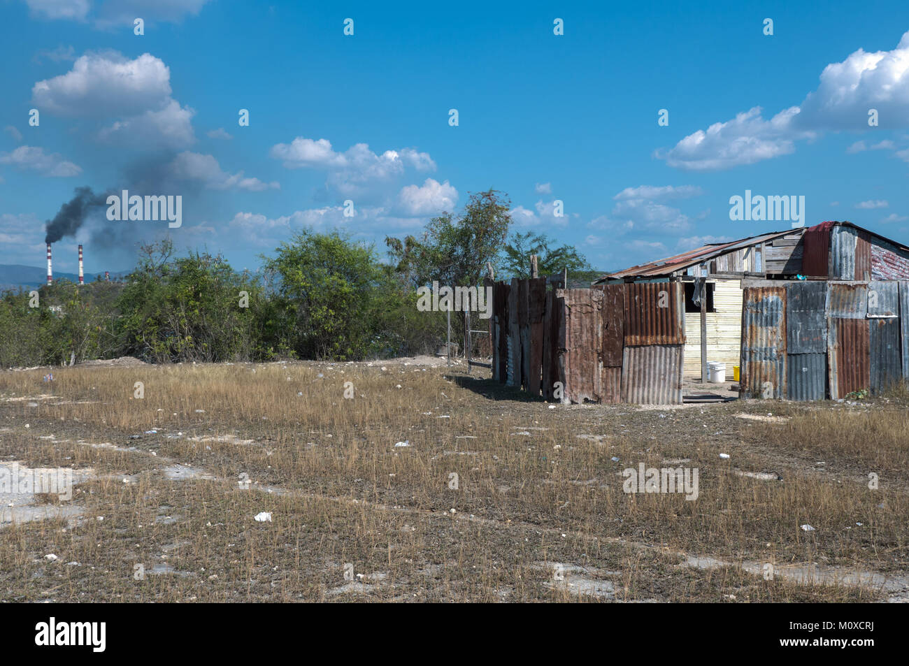 Schrott Häuser auf Grandma Insel nach dem Hurrikan Schäden in Santiage de Cuba Stockfoto