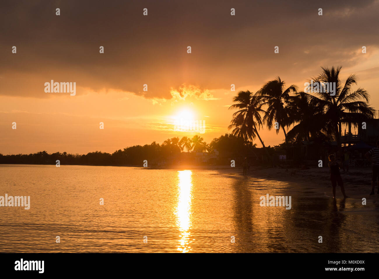 Sonnenuntergang über dem Strand, Playa Larga, Kuba Stockfoto