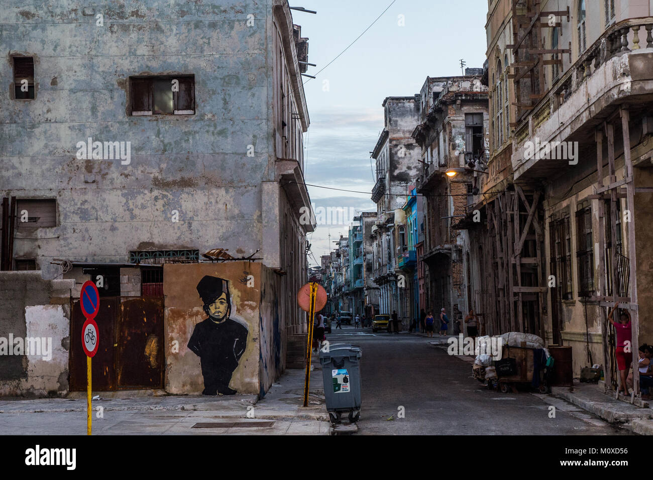 Die Straßen in der Nähe von El Malecon in Havanna, Kuba. Stockfoto