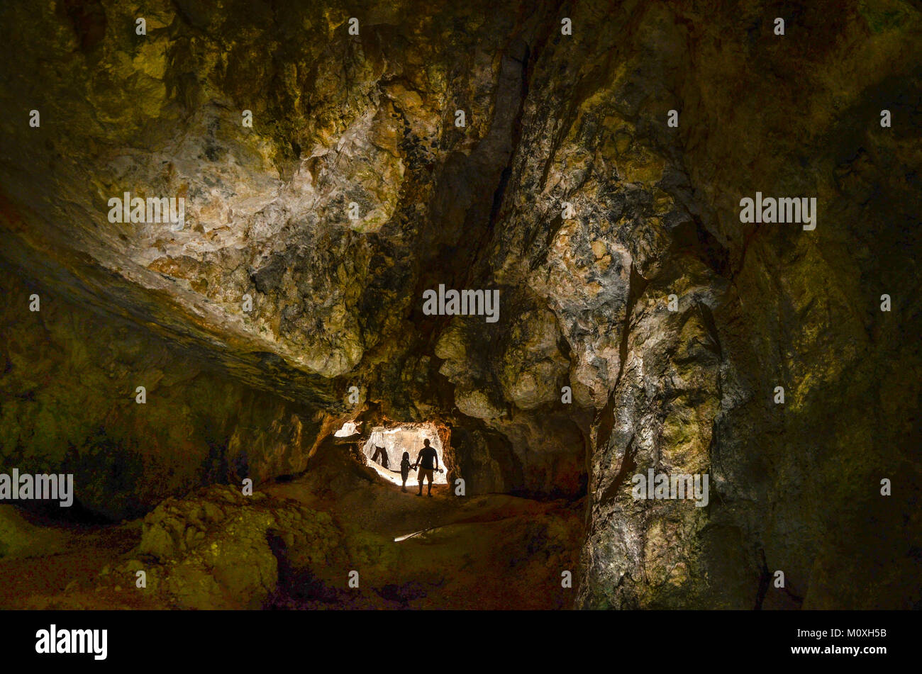 Prähistorische Höhle in der leang Leang Karst Berg in der Nähe Maros - Makassar. Stockfoto