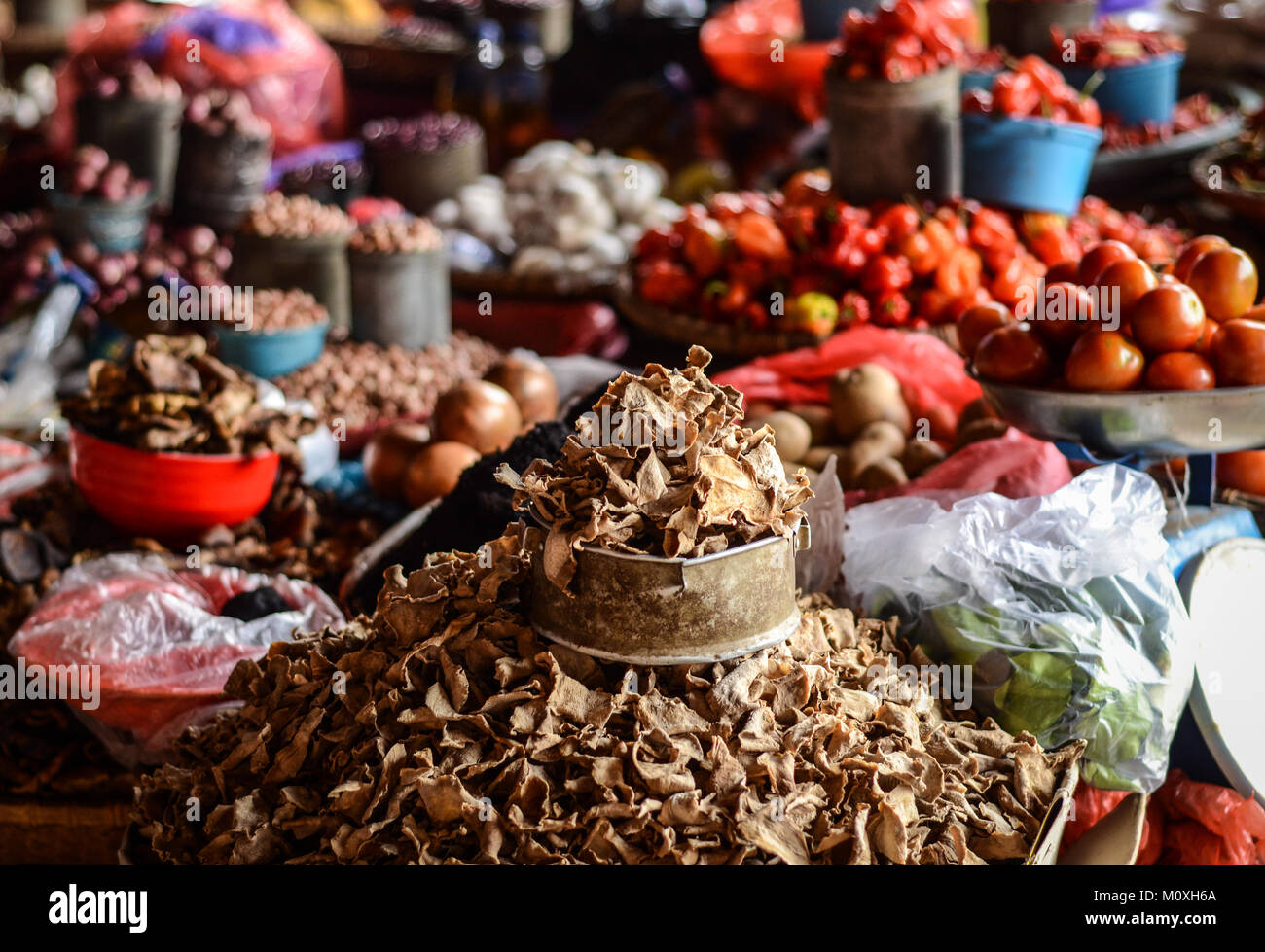 Frische Gewürze in Pasar Bolu, einem traditionellen Markt in Rantepao Stadt verkauft - in der Regentschaft von Norden Toraja. Stockfoto