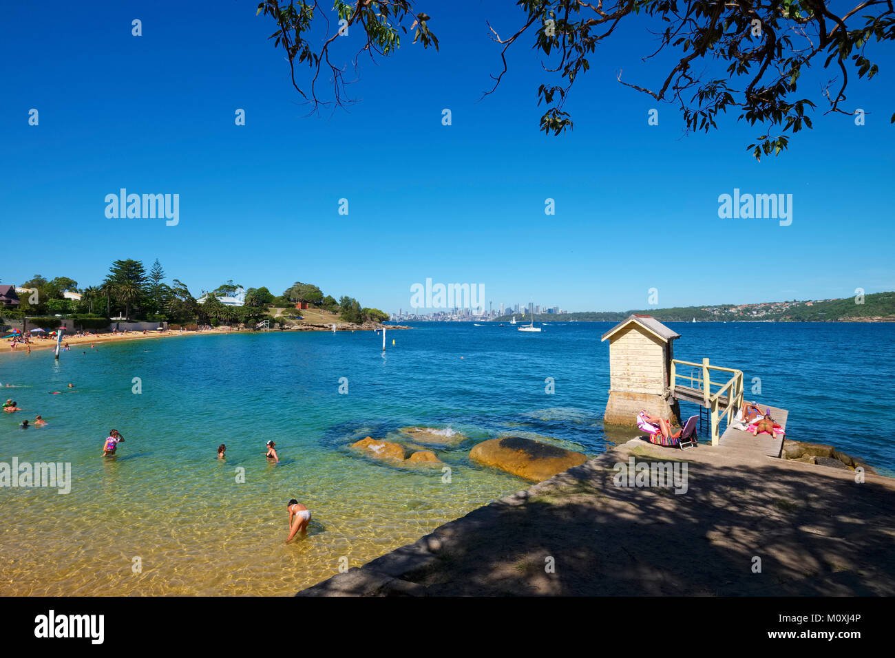 Camp Cove Beach an einem heissen Sommertag, South Head Reserve, Watsons Bay, Sydney, Australien. Stockfoto