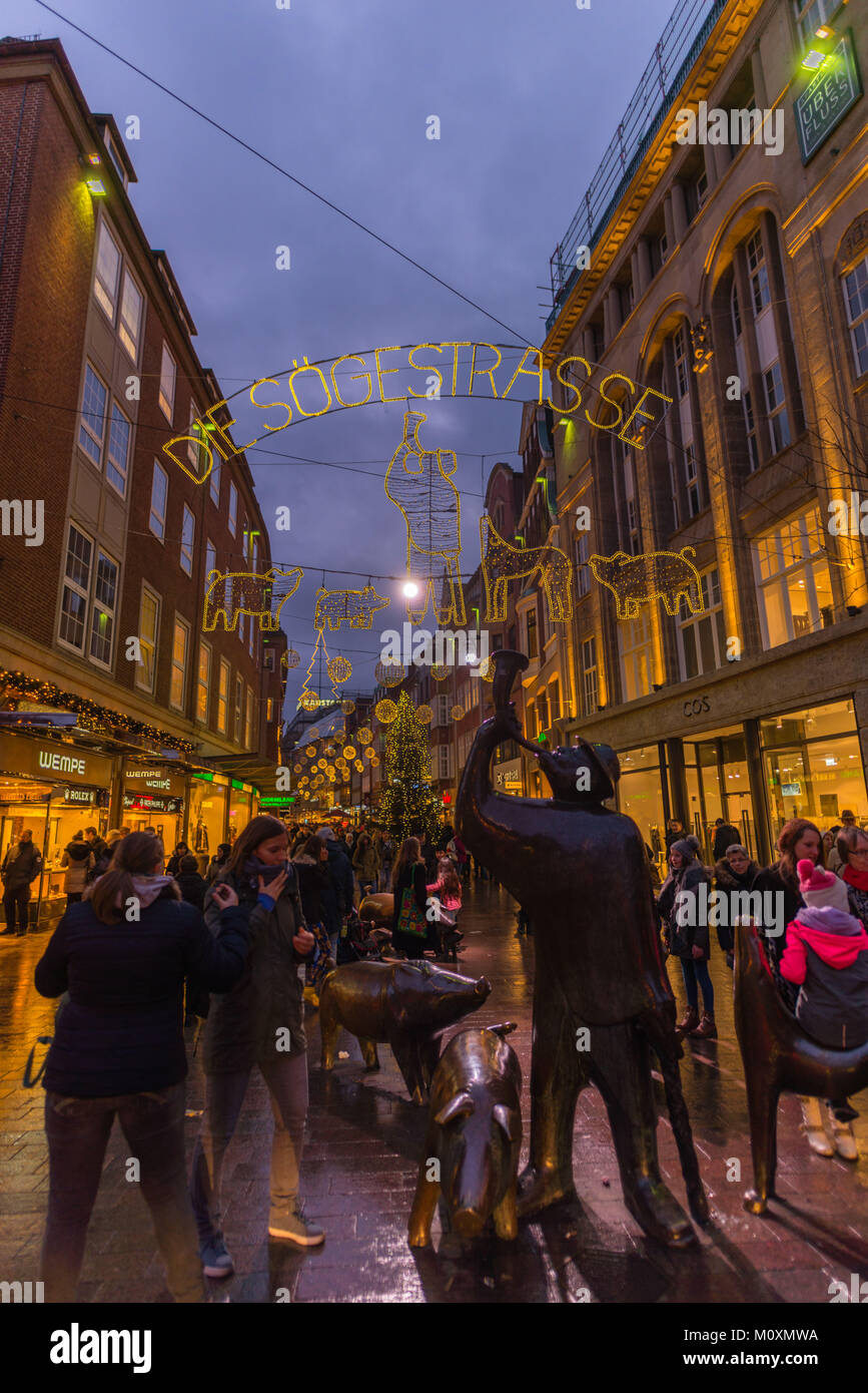 Shopping in der Soegestrasse, Soege Street, an Weihnachten, Bremen, Deutschland, Europa Stockfoto