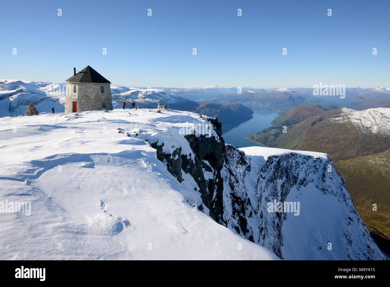 Norwegen, Sogn og Fjordane, Nordfjord, Stryn, Loen, in der Nähe von Oppstrynsvatn See, Nationalpark Jostedalsbreen Parc, Wanderung auf den Gipfel des Skala (1848 m) Stockfoto