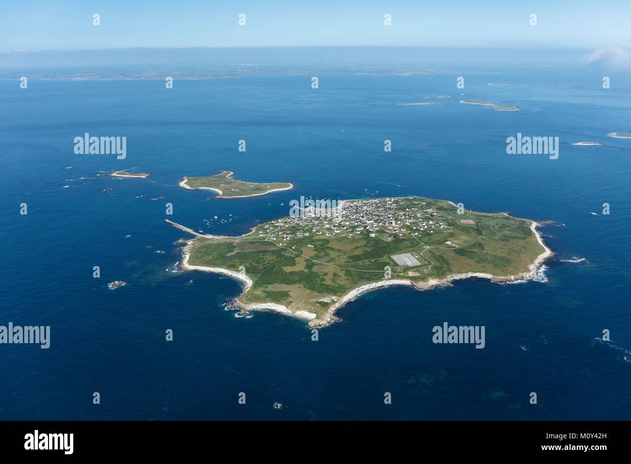 Frankreich, Finistere, Ploumoguer, molene Archipel, Molene und Ledenez Vraz Inseln (Luftbild) Stockfoto