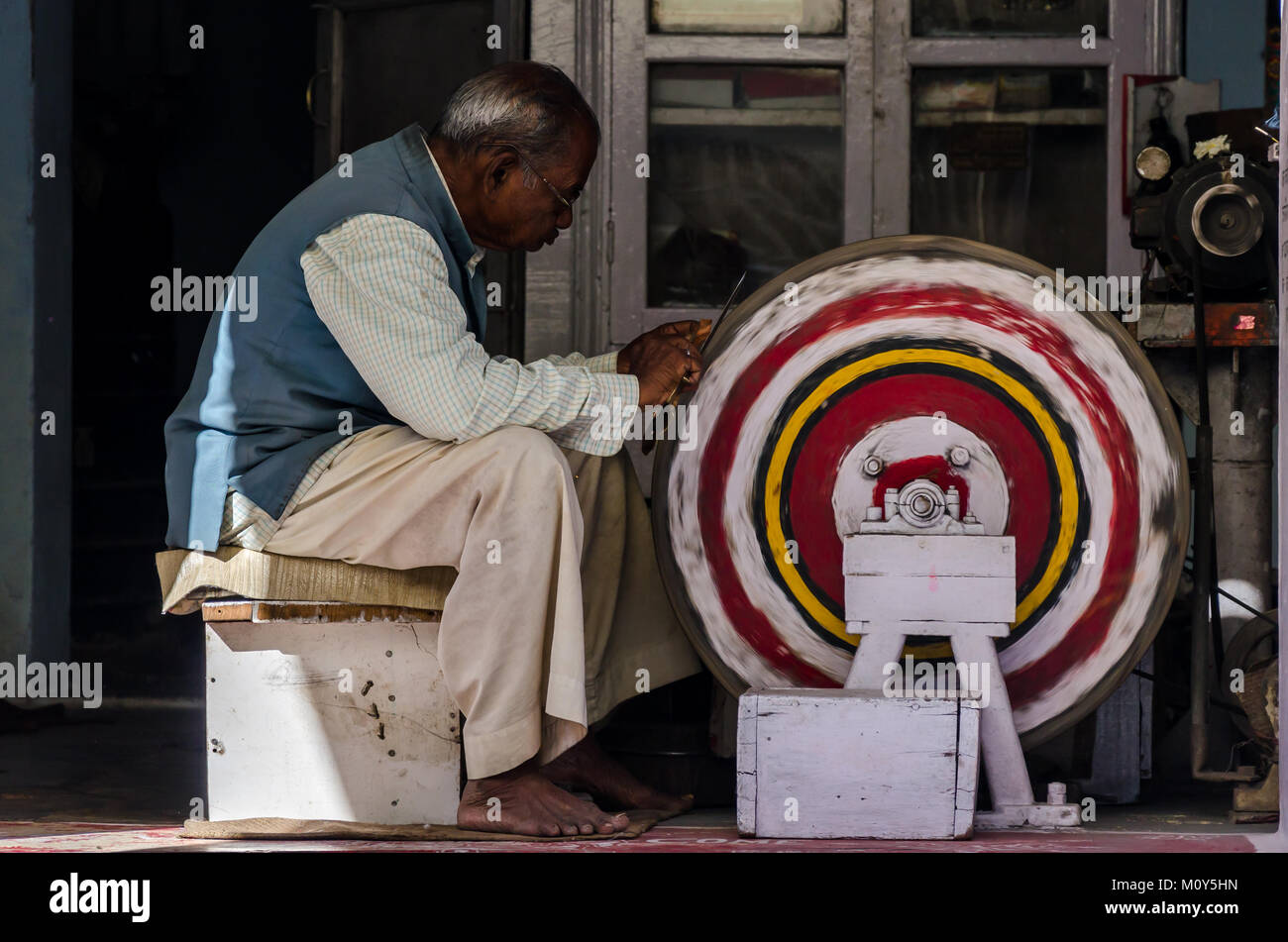 Messerschleifer, Udaipur, Rajasthan, Indien Stockfoto