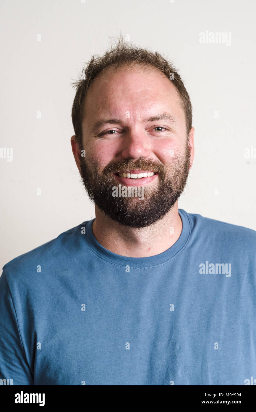 Bärtiger Mann Headshot Portrait Stockfoto