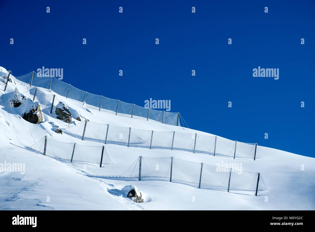 Lawinenschutz, Lawine Netze im Winter in den Bergen, Hochfügen, Zillertal, Tirol, Österreich Stockfoto