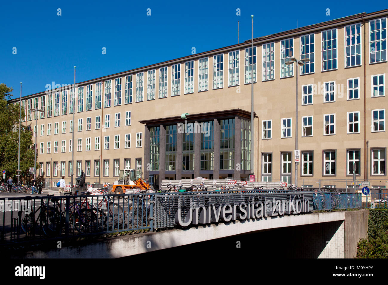Albertus magnus platz Fotos und Bildmaterial in hoher Auflösung Alamy Albertus magnus platz Fotos und Bildmaterial in hoher Auflösung Alamy