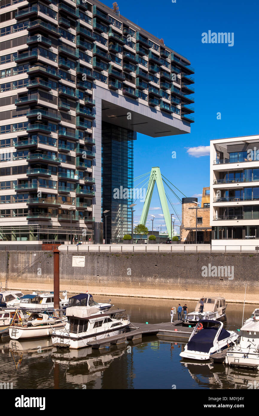 Deutschland, Köln, Kranhaus Nord am Rheinauer Hafen, das Kranhaus Nord bietet 133 luxuriöse Apartments mit einer Gesamtfläche von 15.000 Quadrat Stockfoto