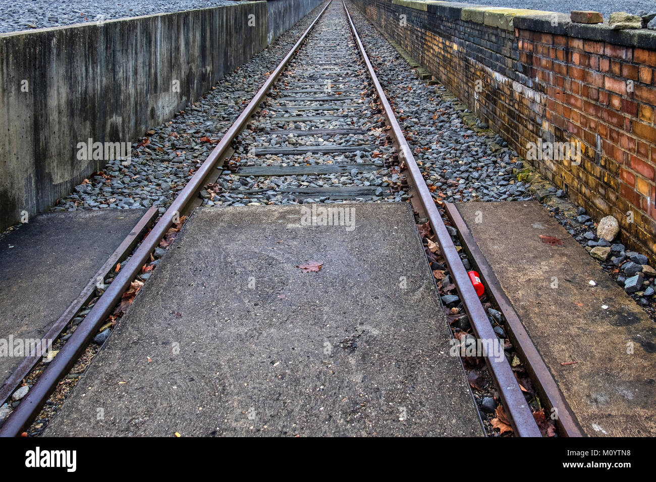 Berlin-Grunewald station. Deutsche Bahn Gleis 17 (Plattform 17) Deportation Memorial Deportation von 50 000 Juden in die Vernichtungslager von 1941 bis 1945 Stockfoto