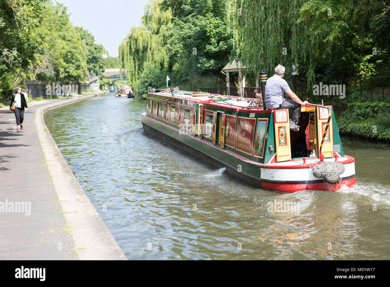 Regents Canal und schmalen Boot Stockfoto