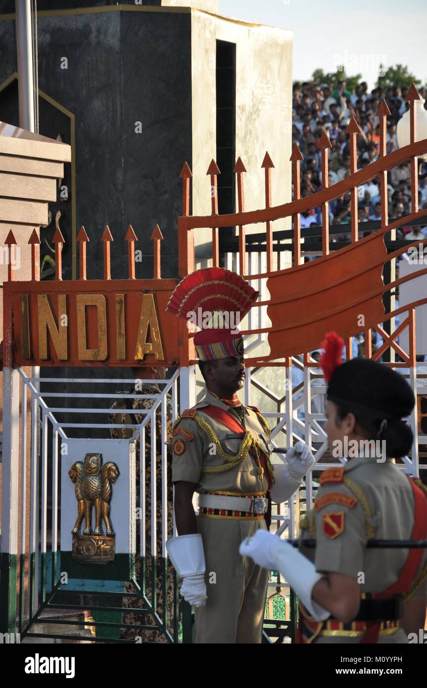 Wagah-Attari Grenzzeremonie, Indien Stockfoto