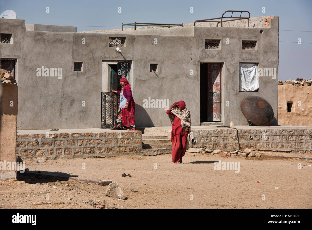 Frauen in einer ländlichen Gemeinde in der Wüste Thar, Rajasthan, Indien Stockfoto