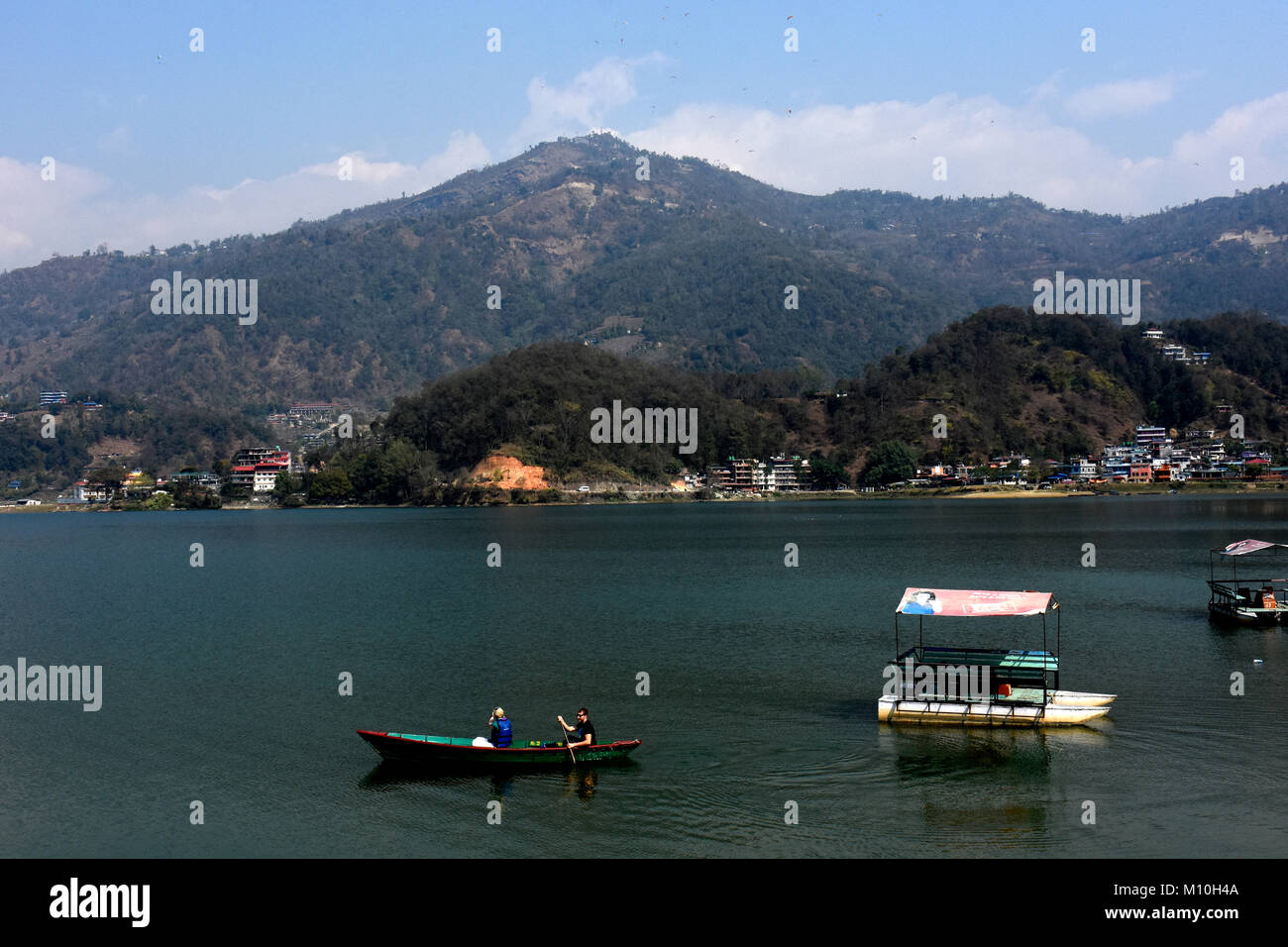 Boote auf dem See Lakeside am See Pewa, Pokhara, Nepal Stockfoto