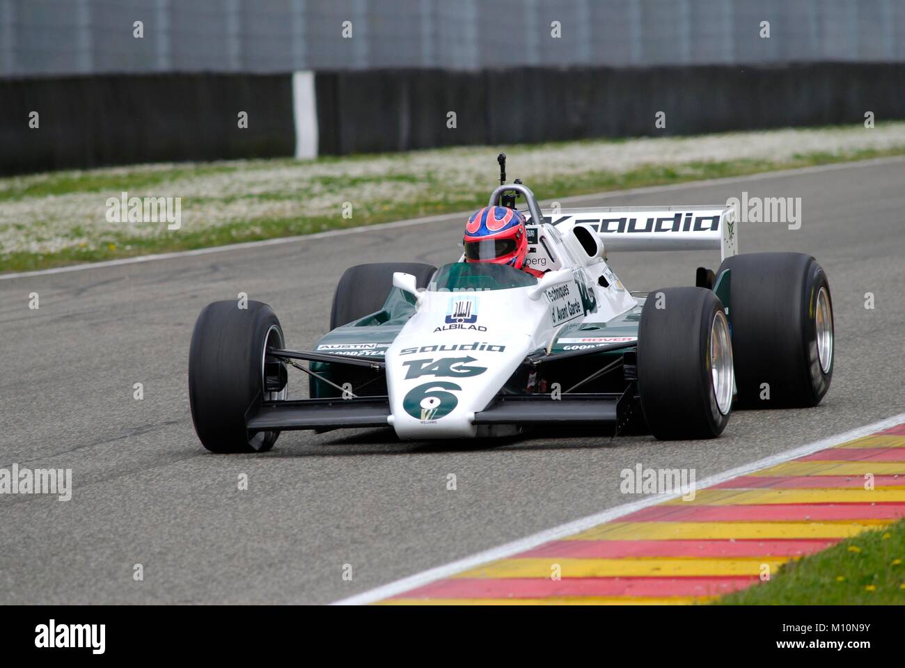 Mugello am 1. April 2007: Unbekannte laufen auf klassische F1-Wagen 1982 Williams FW08 auf Mugello in Italien in Mugello Historic Festival. Stockfoto