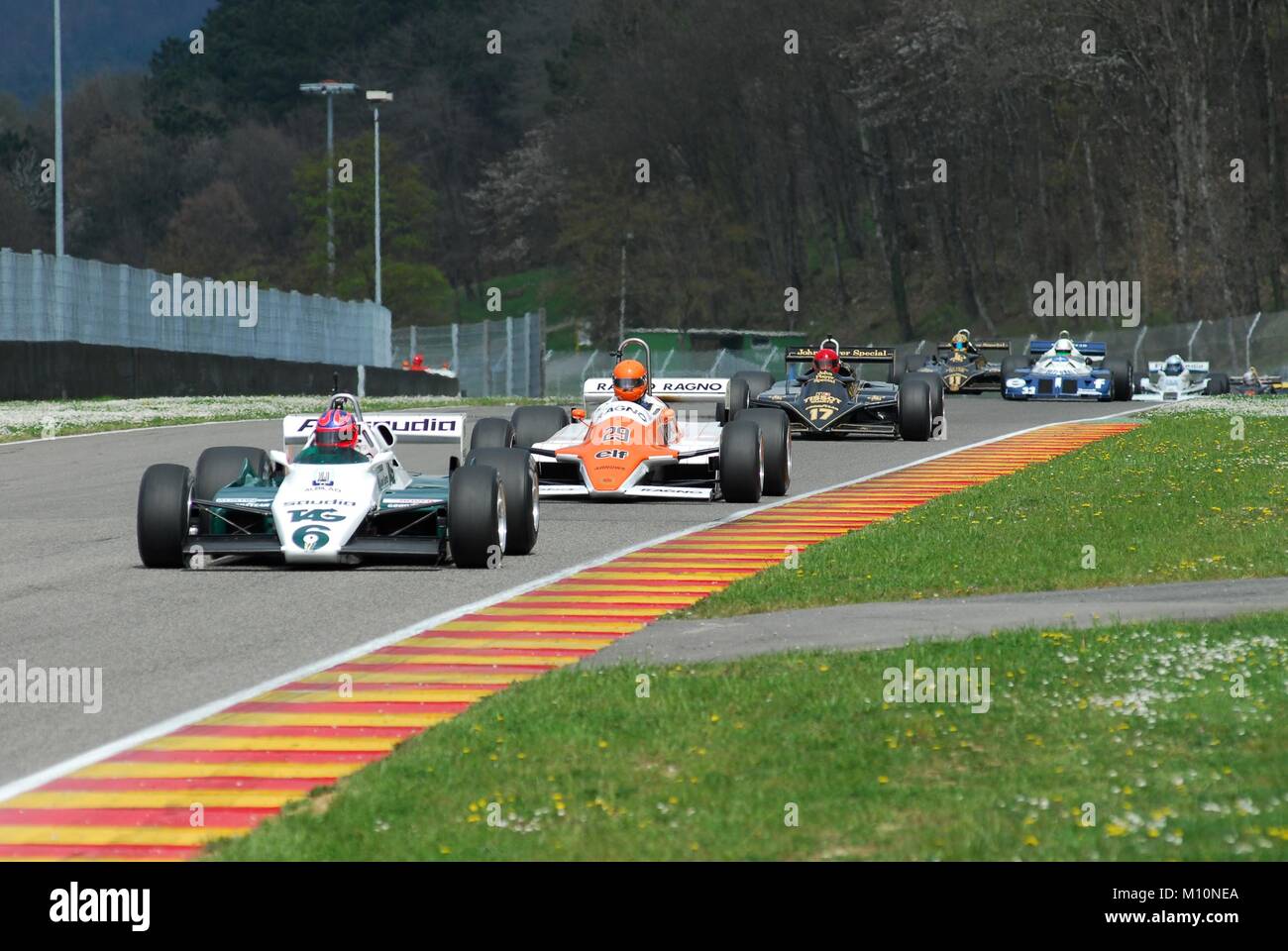 Mugello am 1. April 2007: Unbekannte laufen auf klassische F1-Wagen 1982 Williams FW08 auf Mugello in Italien in Mugello Historic Festival. Stockfoto
