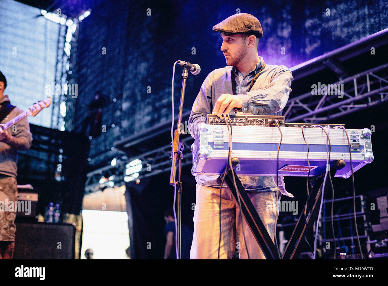 Musiker und Keyboarder Taz Modi von Submotion Orchester Bild live auf der Bühne des Tschechischen festival Farben von Ostrava. Tschechische Republik 2013. Stockfoto