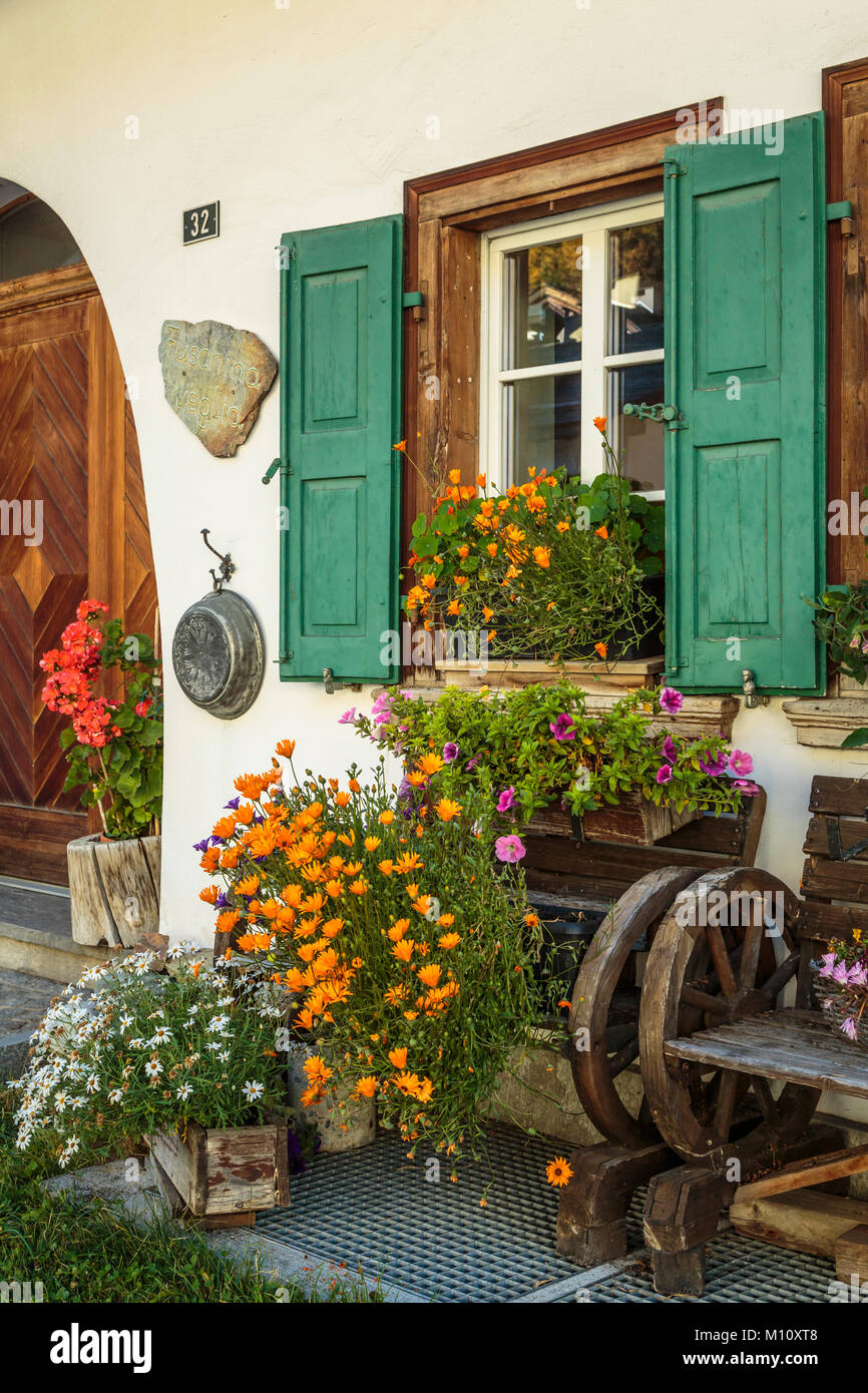 Storefront in Sils Maria, Engadin, Gaubunden, Schweiz, Europa. Stockfoto