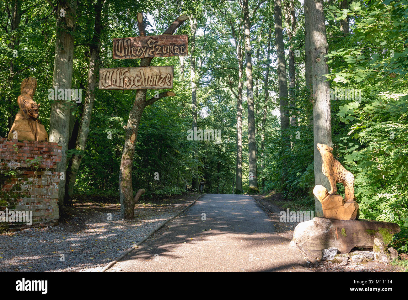 Holz- Zeichen der Wolf's Lair - der Sitz von Adolf Hitler und die NS-Oberkommando der Streitkräfte im Zweiten Weltkrieg in der Nähe von Gierloz Dorf, Polen Stockfoto
