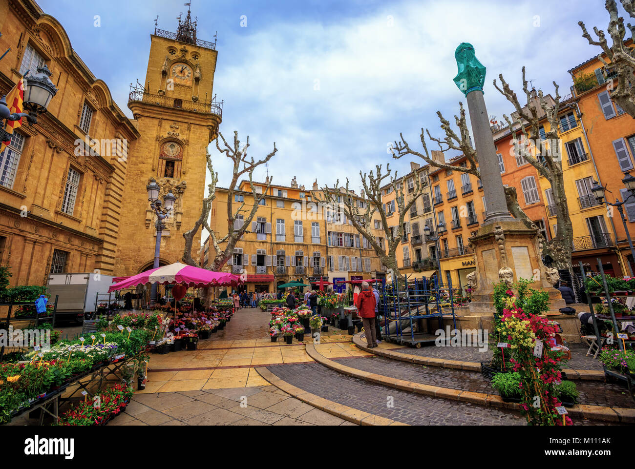 Aix-en-Provence, Frankreich - 21. April: Der traditionelle Blumenmarkt in der Altstadt von Aix, am 21. April 2016 in Aix-en-Provence, Frankreich Stockfoto