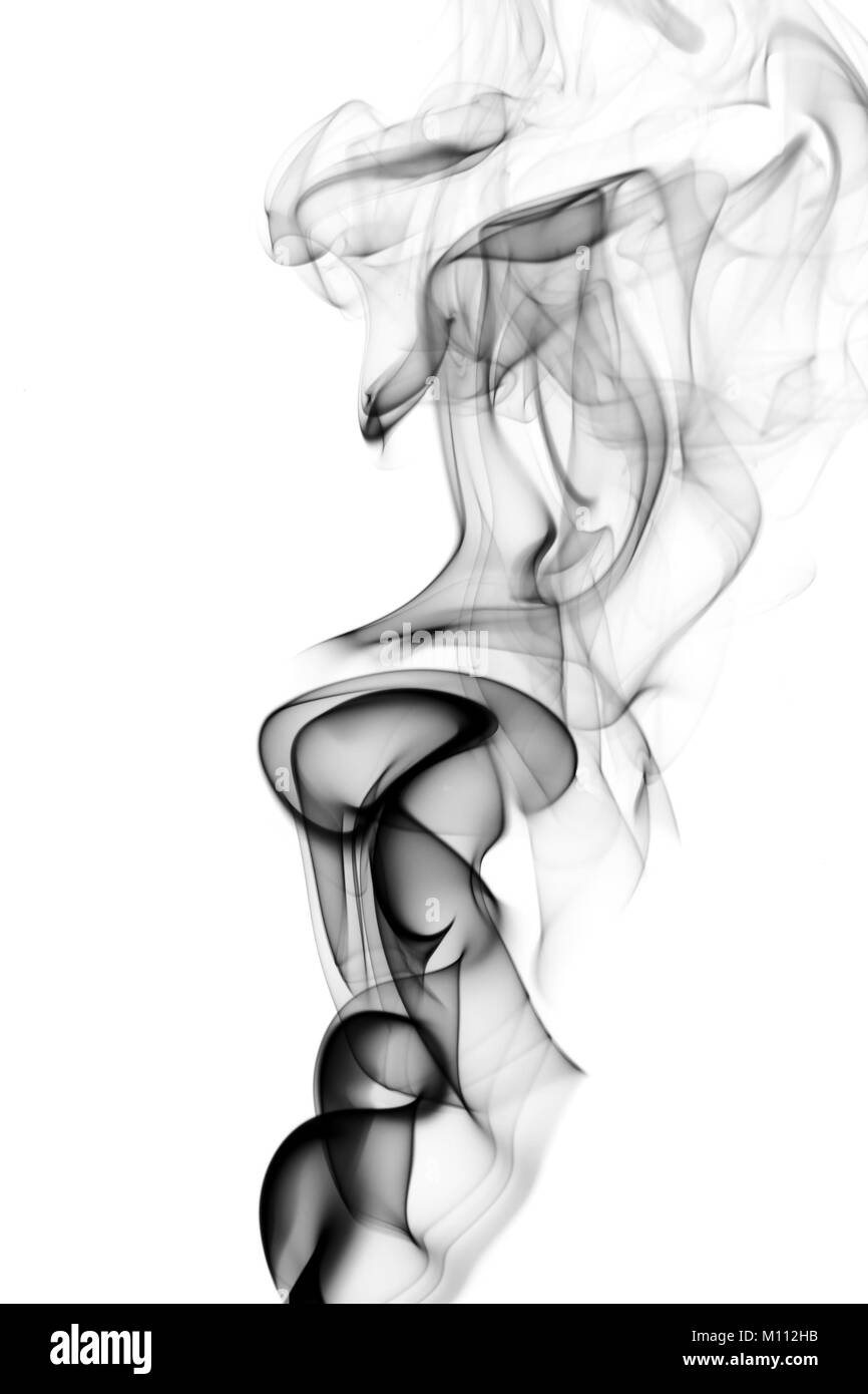 Schwarze Rauchwolke abstrakt Rauch über dem weißen Hintergrund Stockfoto