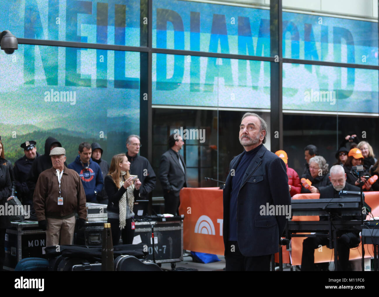 Neil Diamond führt auf NBC's "Heute" am Rockefeller Plaza am 20. Oktober 2014 in New York City. Stockfoto