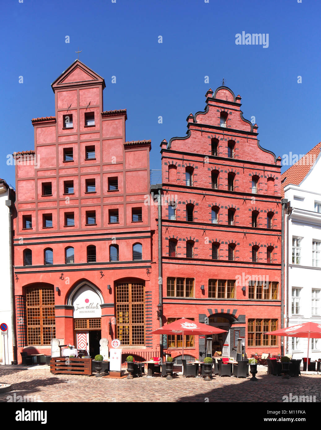 Altes Haus Fassade Scheelhaus, Stralsund, Mecklenburg-Vorpommern, Deutschland, Europa ich Scheelhaus, Restaurant zum Scheele, Historisches Giebelhaus in Stockfoto
