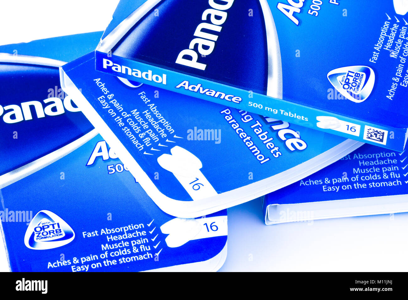 Foto von Paketen von Panadol Advance, einem schnell absorbierenden Paracetamol-Schmerzmittel, Großbritannien Stockfoto