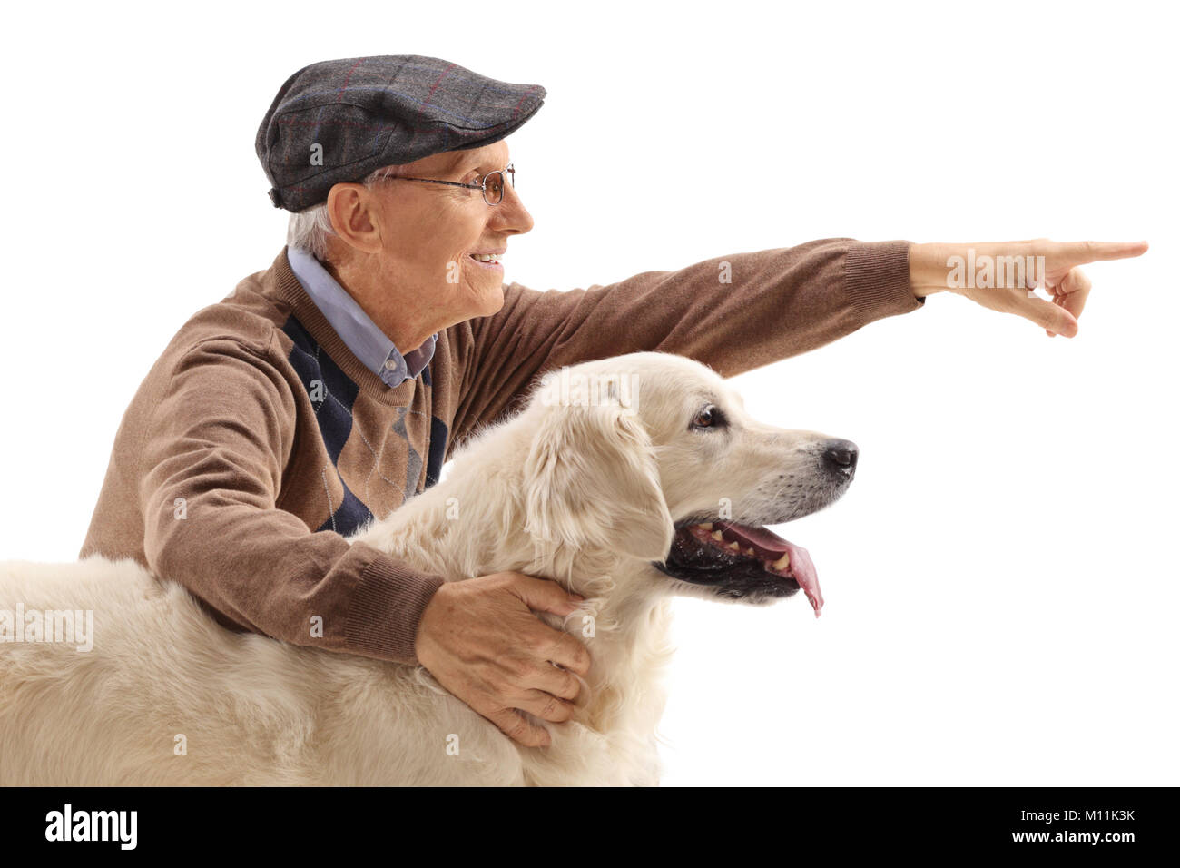 Senior mit einem Labrador Retriever Hund zeigen isoliert auf weißem Hintergrund Stockfoto