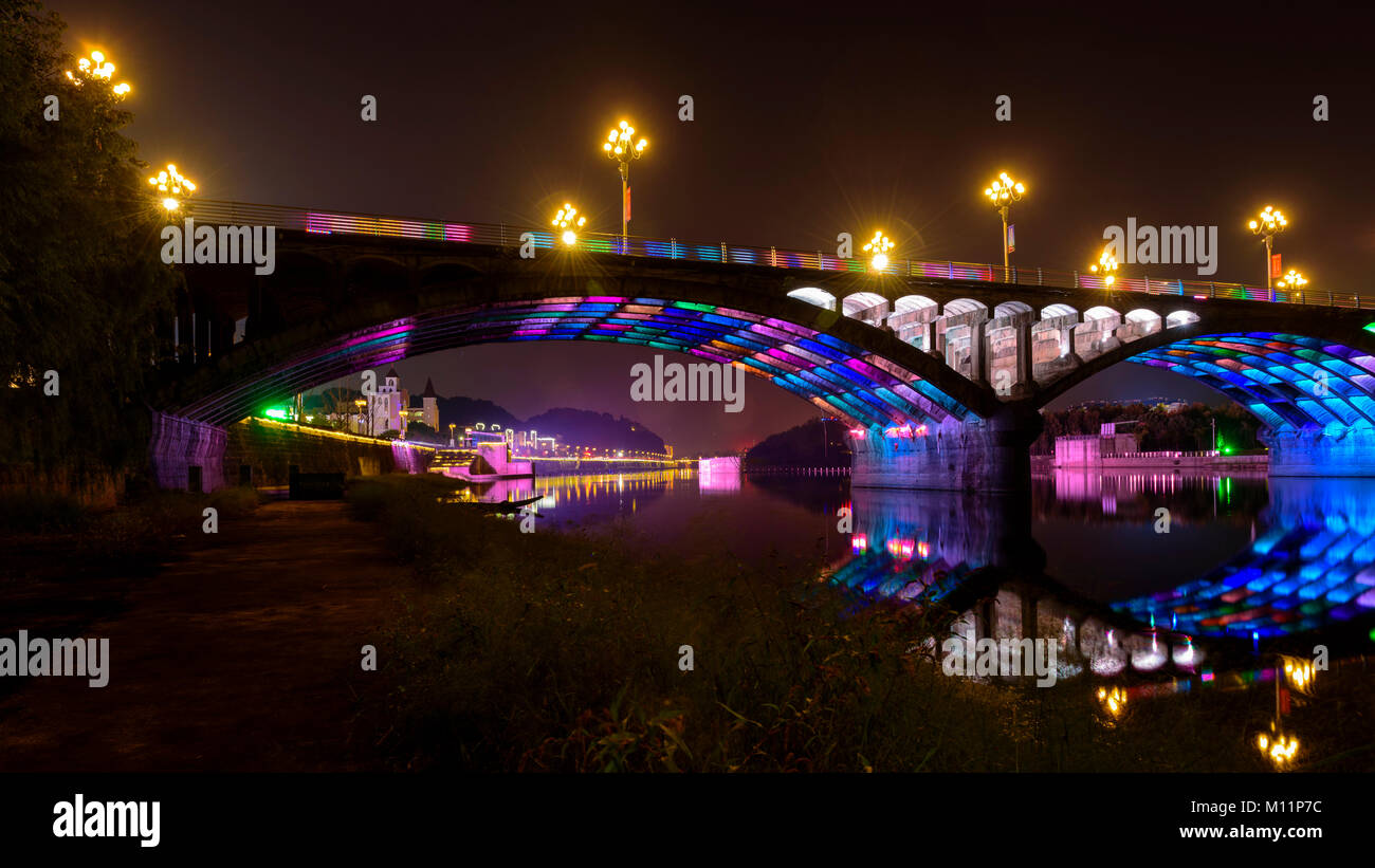 Beijing, China. Der Berg Stadt Dandong an der Basis der gelben Berge, Beijing, China. Credit: Benjamin Ginsberg Stockfoto