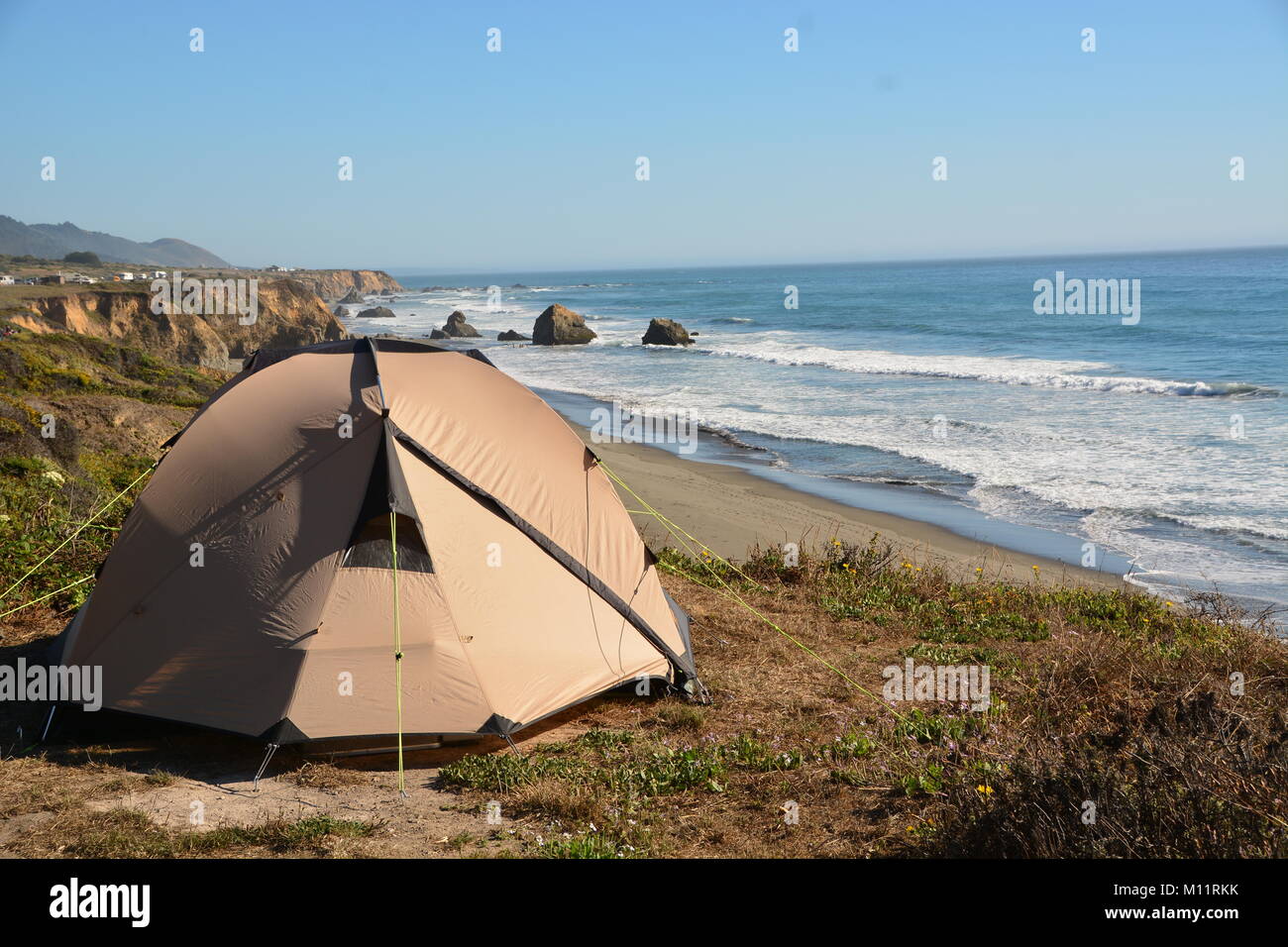 Schönen Campingplatz an der Küste von Kalifornien. Stockfoto
