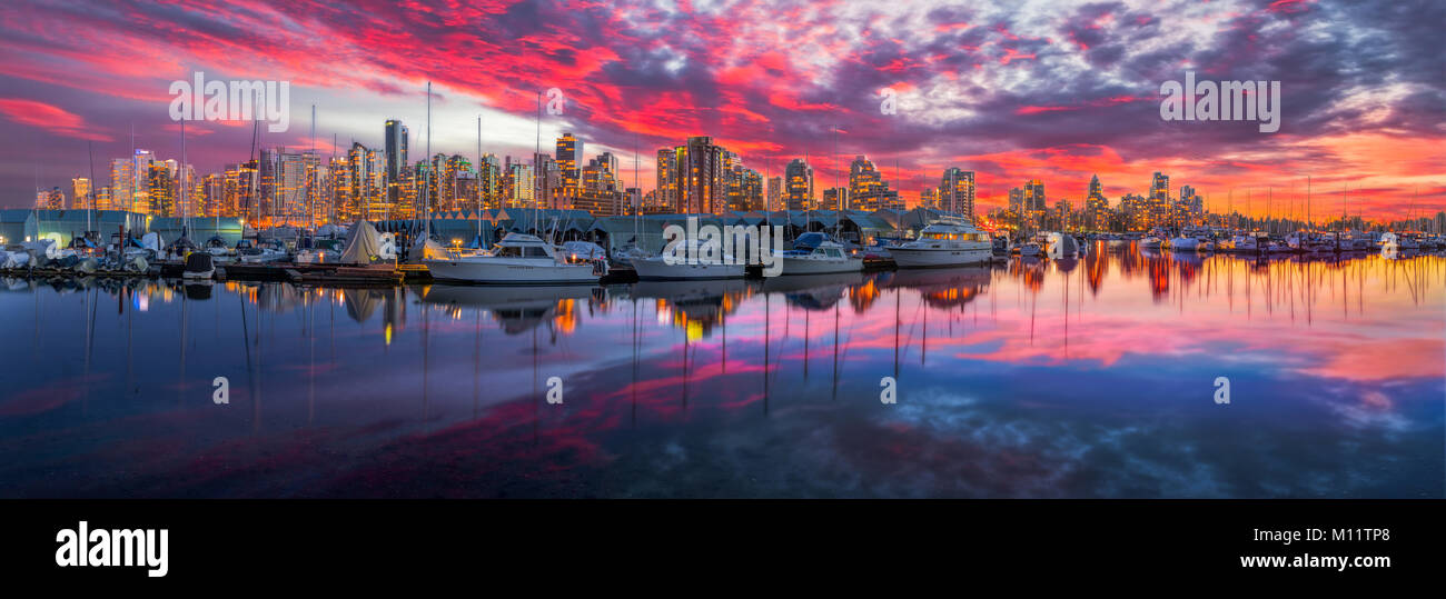 Kohle Hafen bei Sonnenuntergang Stockfoto