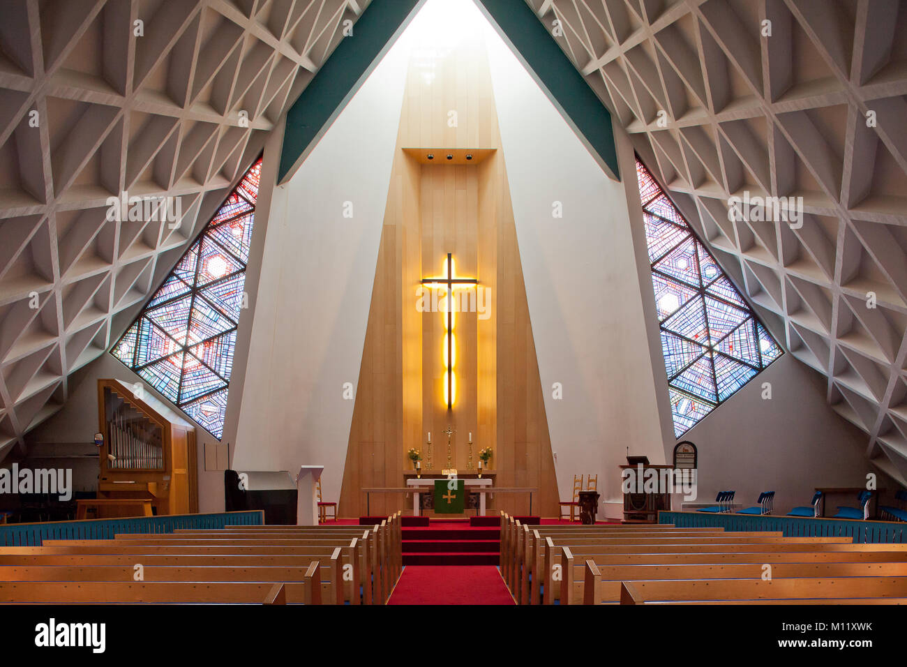 Moderne Kirche vom Architekten Hákon Hertevig im Dorf Olafsvik, Island Stockfoto