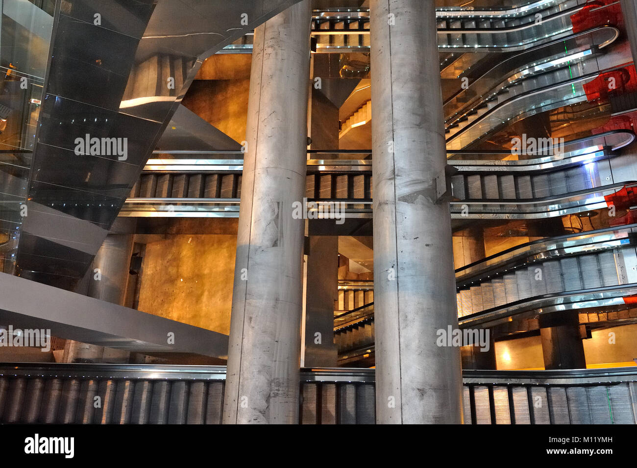 Neue künstlerische UBahnhof in Neapel, Napoli, Italien, Garibaldi, der