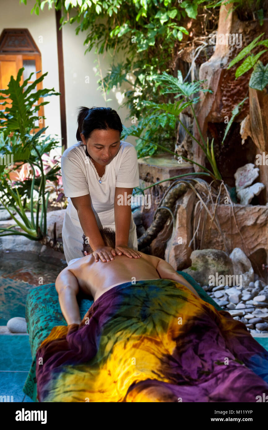 Indonesien, Insel Bali, in der Nähe von tejakula Dorf, Gaia Oasis Resort. Massage im Wellnesscenter. Stockfoto