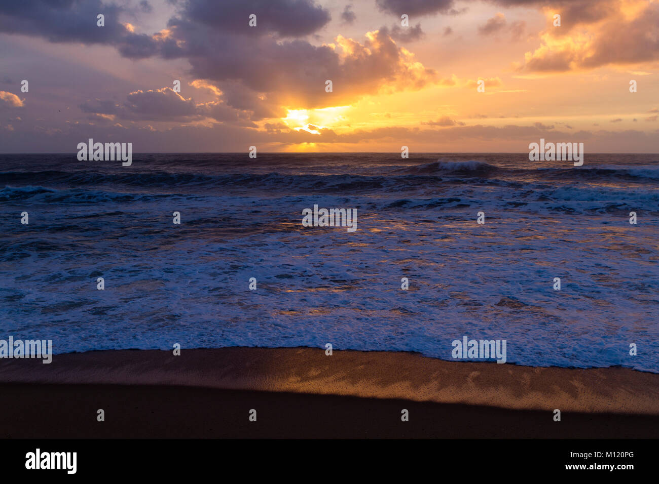 Schönen Sonnenuntergang in einem Wintertag Stockfoto