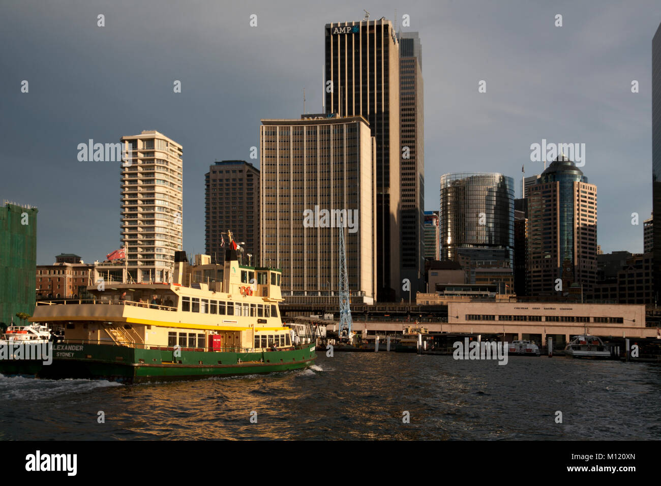 Fähre anreisen, am Circular Quay Sydney Cove Sydney New South Wales, Australien Stockfoto