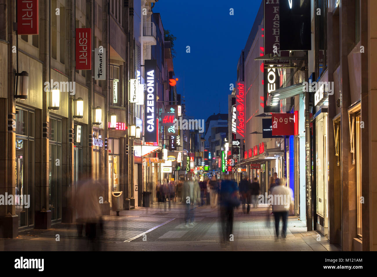 Deutschland, Köln, der Einkaufsstraße Hohe Straße. Deutschland, Koeln, sterben Einkaufsstrasse Hohe Straße. Stockfoto