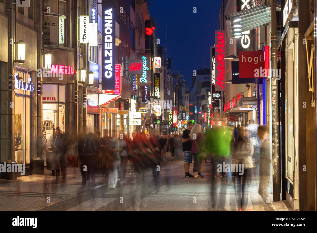 Deutschland, Köln, der Einkaufsstraße Hohe Straße. Deutschland, Koeln, sterben Einkaufsstrasse Hohe Straße. Stockfoto
