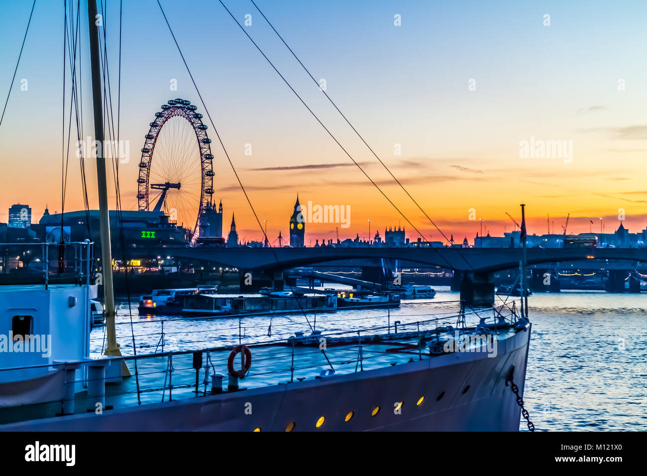 Embankment, London Eye, London, UK Stockfoto