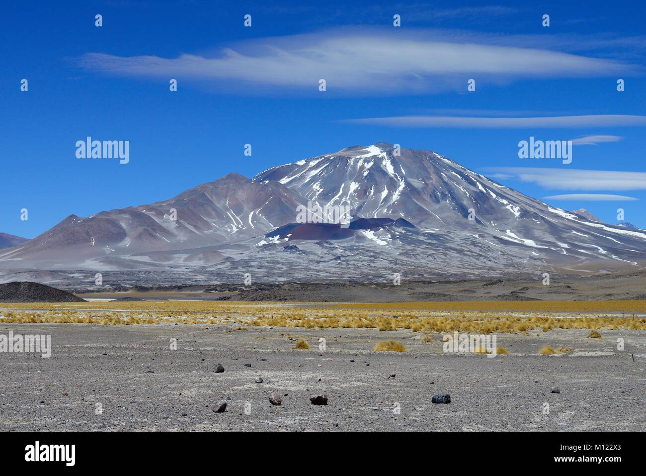 Vulkan Incahuasi An Der Grenze Zu Chile Paso De San Francisco Provinz Catamarca Argentinien Stockfotografie Alamy