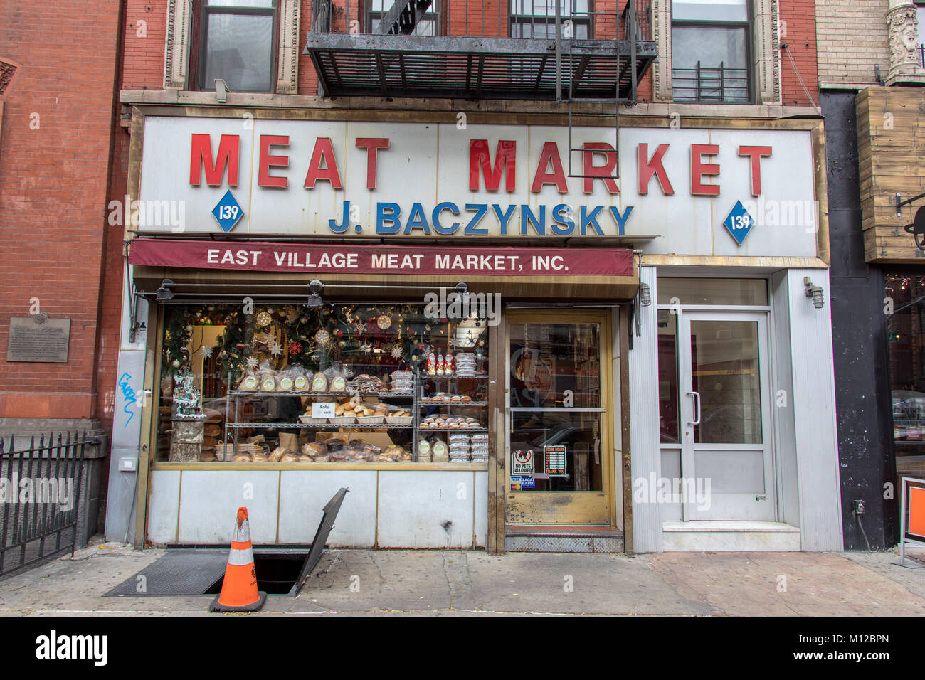 J Baczynsky traditionelle ukrainische Fleischmarkt, East Village, New York City Stockfoto