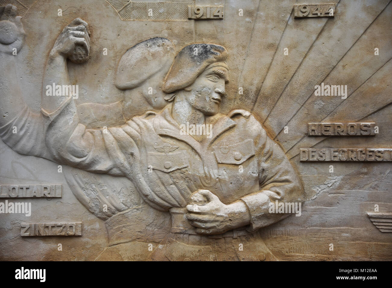 Victor Hôtel Ithurria Memorial, der Held der Freien französischen Streitkräfte durch Real Del Sarte Bildhauer, Sare, Pyrénées-atlantiques, Nouvelle-Aquitaine, Frankreich, Europa Stockfoto